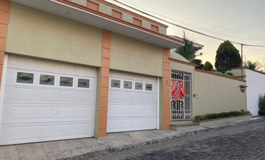 RENTO EN CUERNAVACA AMPLIA CASA, 4 RECÁMARAS. ZONA NORTE