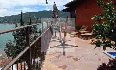 Venta de casa con vista al Lago