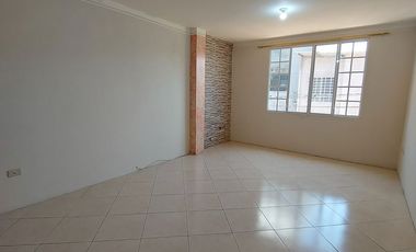 Departamento en Alquiler de 3 Dormitorios en Primera Planta Alta cerca de la 25 de Junio/Farmacia Fybeca