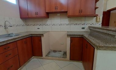 Departamento en Alquiler de 3 Dormitorios en Primera Planta Alta cerca de la 25 de Junio/Farmacia Fybeca