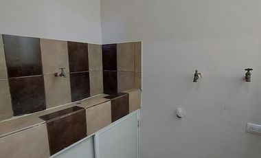 Departamento en Alquiler de 3 Dormitorios en Primera Planta Alta cerca de la 25 de Junio/Farmacia Fybeca