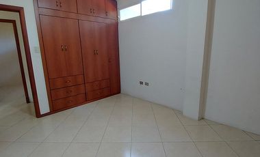Departamento en Alquiler de 3 Dormitorios en Primera Planta Alta cerca de la 25 de Junio/Farmacia Fybeca