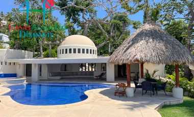 Villa de Lujo en renta vacacional, con Vista al Mar y Alberca Privada