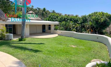 Villa de Lujo en renta vacacional, con Vista al Mar y Alberca Privada