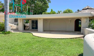 Villa de Lujo en renta vacacional, con Vista al Mar y Alberca Privada