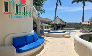 Villa de Lujo en renta vacacional, con Vista al Mar y Alberca Privada