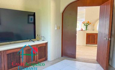 Villa de Lujo en renta vacacional, con Vista al Mar y Alberca Privada