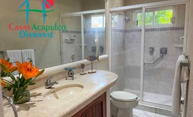 Villa de Lujo en renta vacacional, con Vista al Mar y Alberca Privada