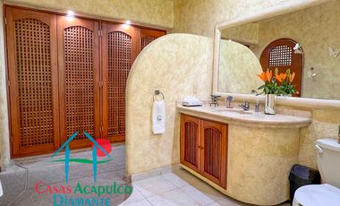 Villa de Lujo en renta vacacional, con Vista al Mar y Alberca Privada