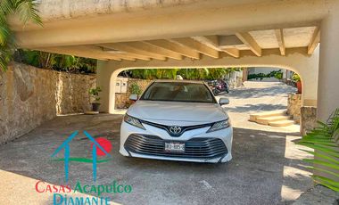 Villa de Lujo en renta vacacional, con Vista al Mar y Alberca Privada