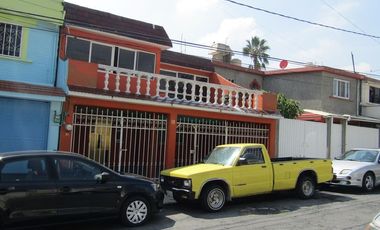 Casa para Remodelar con excelente ubicación, detrás de Plaza Coacalco