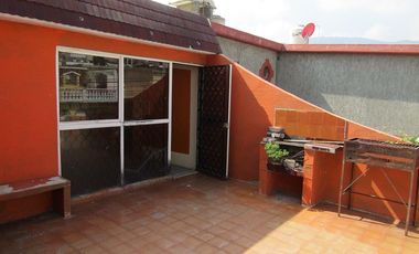 Casa para Remodelar con excelente ubicación, detrás de Plaza Coacalco