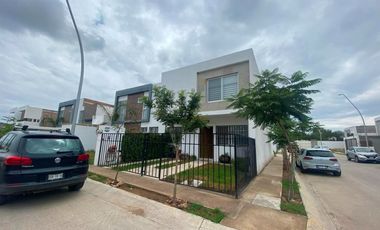 Casa en venta en Aguascalientes, zona de gran plusvalía, La Trinidad