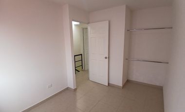 CASA EN VENTA SEMINUEVA, UBICADA EN FRACCIONAMIENTO SENDAS RESIDENCIAL, EL MARQUES.