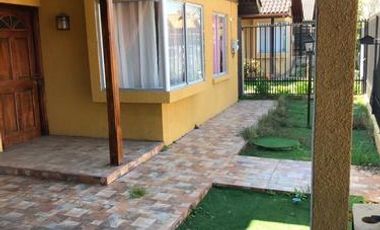 Vende Casa 3 dormitorios Violeta Parra 1791 Peñaflor