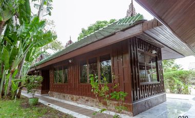White Lotus River House