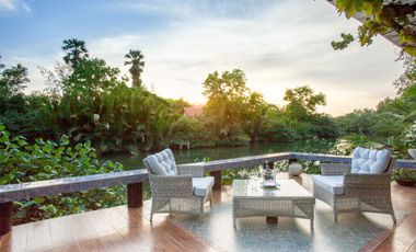 White Lotus River House