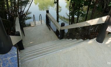 White Lotus River House