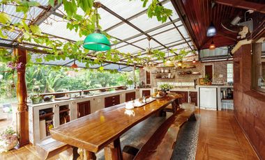 White Lotus River House