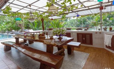 White Lotus River House