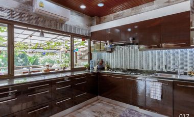 White Lotus River House