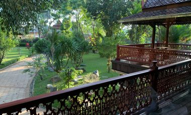 White Lotus River House