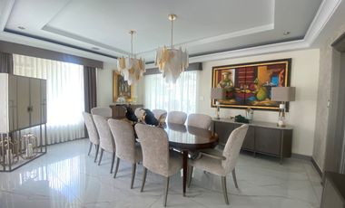CASA DE LUJO DE UNA PLANTA EN URB PRIVADA CUMBAYA (PROX RUTA VIVA)