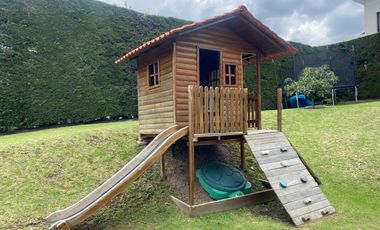 CASA DE LUJO DE UNA PLANTA EN URB PRIVADA CUMBAYA (PROX RUTA VIVA)