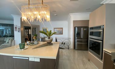 CASA DE LUJO DE UNA PLANTA EN URB PRIVADA CUMBAYA (PROX RUTA VIVA)