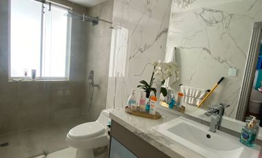 CASA DE LUJO DE UNA PLANTA EN URB PRIVADA CUMBAYA (PROX RUTA VIVA)