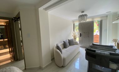 CASA DE LUJO DE UNA PLANTA EN URB PRIVADA CUMBAYA (PROX RUTA VIVA)