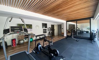 CASA DE LUJO DE UNA PLANTA EN URB PRIVADA CUMBAYA (PROX RUTA VIVA)