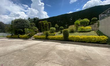 CASA DE LUJO DE UNA PLANTA EN URB PRIVADA CUMBAYA (PROX RUTA VIVA)