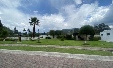 CASA DE LUJO DE UNA PLANTA EN URB PRIVADA CUMBAYA (PROX RUTA VIVA)