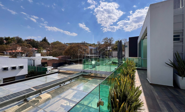 Elegante casa en venta con jardín plano en condado de sayavedra.
