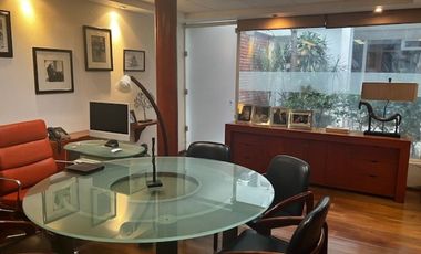 EDIFICIO DE OFICINAS DE TRES NIVELES,  CON EXCELENTE UBICACIÓN