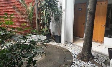 EDIFICIO DE OFICINAS DE TRES NIVELES,  CON EXCELENTE UBICACIÓN