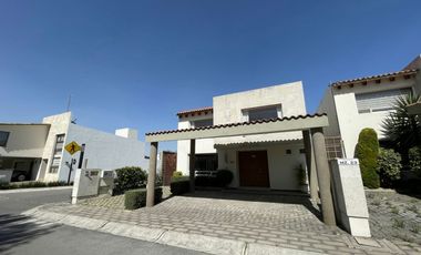CASA EN RENTA VALLE DE LAS FUENTES, MODELO ENCINO, CALIMAYA, CERCA METEPEC