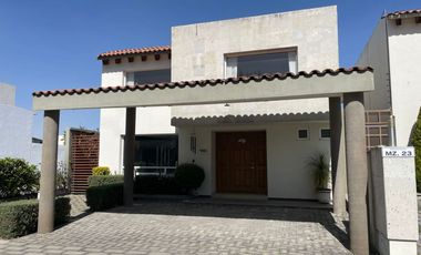 CASA EN RENTA VALLE DE LAS FUENTES, MODELO ENCINO, CALIMAYA, CERCA METEPEC