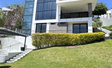 CASA EN VENTA EN LAS CAÑADAS