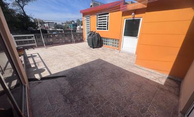BONITA CASA EN VENTA CON UN ESPACIO INDEPENDIENTE