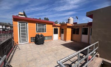 BONITA CASA EN VENTA CON UN ESPACIO INDEPENDIENTE