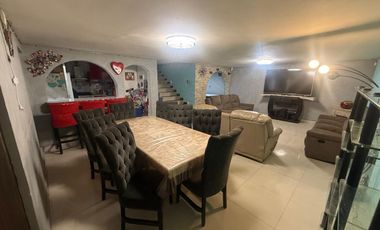 BONITA CASA EN VENTA CON UN ESPACIO INDEPENDIENTE