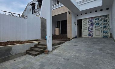 Rumah baru design classic  modern di duren sawit jakarta timur