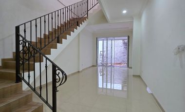 Rumah baru design classic  modern di duren sawit jakarta timur