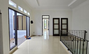 Rumah baru design classic  modern di duren sawit jakarta timur