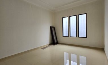 Rumah baru design classic  modern di duren sawit jakarta timur