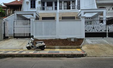 Rumah baru design classic  modern di duren sawit jakarta timur