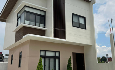 FOR SALE: 4-BEDROOM SINGLE ATTACHED HOUSE & LOT (Pre-Selling)