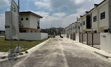FOR SALE: 4-BEDROOM SINGLE ATTACHED HOUSE & LOT (Pre-Selling)